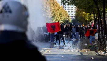 Trazirat në Tiranë, lirohen 12 protestues. Gjykata cakton “detyrim paraqitje”