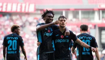 Tri gola për 12 minuta, Muçi protagonist në fitoren e Trabzonspor në transfertë. Luan vetëm një pjesë (video)