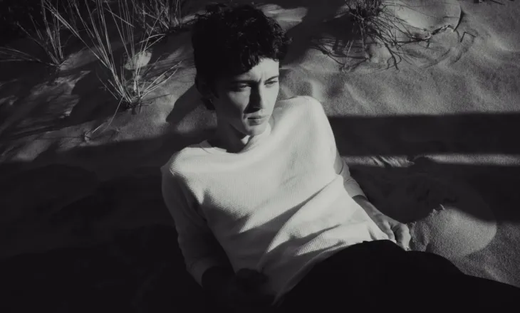 Troye Sivan sjell albumin e tij më eksperimental, mes dëshirës, vetmisë dhe dashurisë