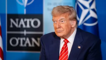 TRUMP HEDH BENZINE MBI ZJARR: ISLAMI PLANIFIKON PUSHTIMIN E FRANCES, MACRON NE RREZIK