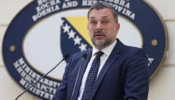 Trump paralajmëroi shkarkimin e LaCivita! Thellohet skandali: Bosnja kërkon verifikimin e kompanisë që punoi për Berishën