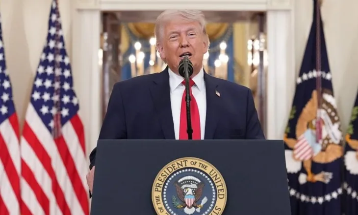 TRUMP PERBALLE STUHISE: ZGJEDHJET QE MUND T’I LIDHIN DUART PRESIDENTIT AMERIKAN