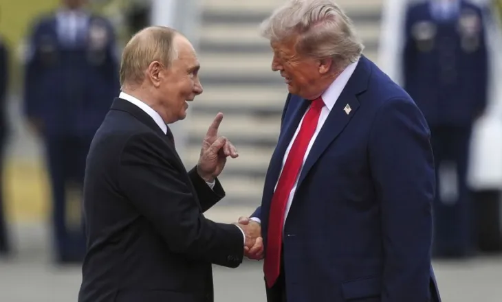 TRUMP THYHEN FRONTIN E LUFTES, PUTIN FUTET NE LOJE, EUROPA MES DY ZJARREVE