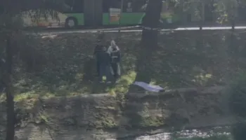 Trupi i pajetë i gjetur buzë Lanës, policia sqaron ngjarjen: Ishte i dehur dhe u hodh në lumë