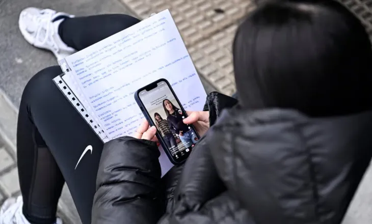 Turqia ndalon rrjetet sociale për fëmijët nën 15 vjeç, ligji hyn në fuqi më 1 nëntor
