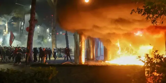 TV amerikan: Ndizen protestat kundër korrupsionit qeveritar, kërkohet largimi i Ramës