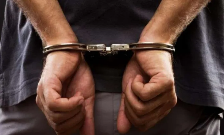 U AKUZUA PËR VDEKJEN E BASHKËSHORTES, ARRESTOHET PAS 4 VITESH 38-VJEÇARI NË DURRËS