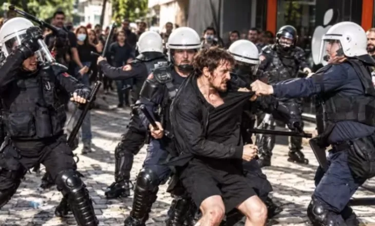 U bë simboli i revoltës, gjykata jep vendimin për studentin Klevi Metaj dhe protestuesit e arrestuar
