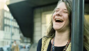 U nda nga jeta në moshën 27-vjeçare/ Janis Joplin, ylli i muzikës që vuajti shumë në këtë jetë…