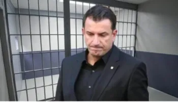 U transferua në Fier/ Ndryshojnë kushtet në burg për Veliajn, i vetëm në qeli dhe gjatë ajrimit