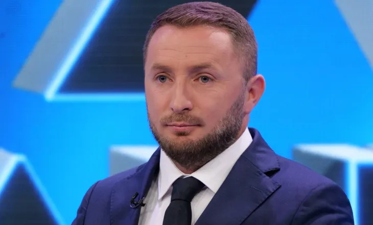 “U vranë flamingot, tani ka boshllëk, gërmadhë pa ide, frikë!”/ Flogert Muça: Kaosi po dëmton protestën