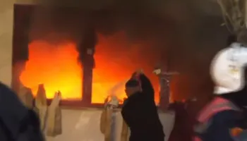 U vunë flakën mbrëmë 2 ministrive dhe Komisariatit nr.3, arrestohen 68 persona, 22 të proceduar