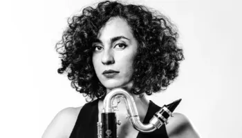 Udhëtimi kulturor i Shabnam Parvaresh dhe gërshetimi i traditës persiane me lirinë e jazz-it