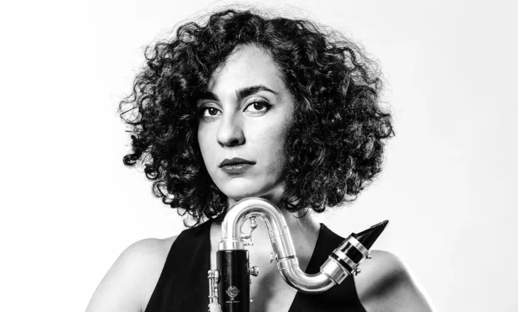 Udhëtimi kulturor i Shabnam Parvaresh dhe gërshetimi i traditës persiane me lirinë e jazz-it