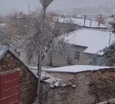 Ulen ndjeshëm temperaturat, në Kukës bie borë