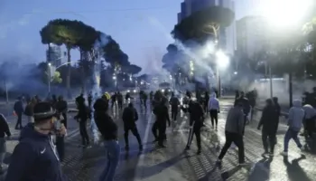Unioni Turistik Shqiptar reagon për protestat: Qeveria të hapë dialogun, dhuna rrezikon turizmin