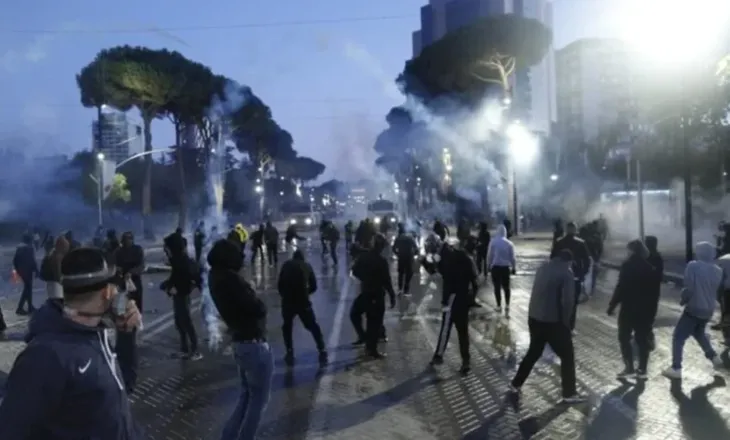 Unioni Turistik Shqiptar reagon për protestat: Qeveria të hapë dialogun, dhuna rrezikon turizmin
