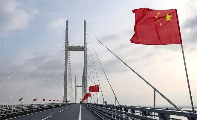 Ura e re me katër korsi midis Kinës dhe Koresë së Veriut hapet pas një dekade vonese