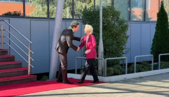 Ursula von der Leyen në Prishtinë, Albin Kurti pret Presidenten e Komisionit Evropian