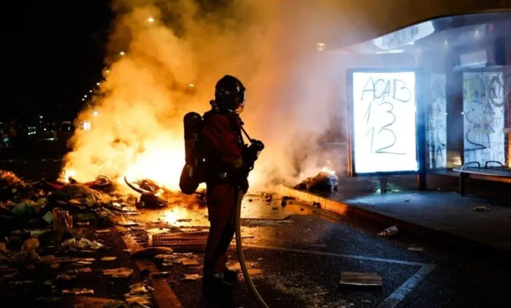“Vandalët paguajnë”, Macron prezanton projektligjin që i detyron protestuesit të paguajnë dëmet që kanë shkaktuar gjatë protestave