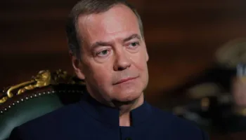 VDES SHPRESA/ MEDVEDEV INJORON TRUMPIN, ZBULON KARTAT E RUSISE NE LUFTE ME UKRAINEN