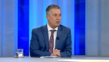 VELIAJ KA FILLUAR TE DREJTOJE GISHTIN/ VANGJELI: GJITHÇKA PAS DEKLARATAVE PER PROTESTAT NE SERBI