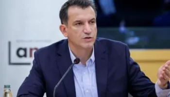VELIAJ LETER NGA BURGU: 10 DITE IZOLIM E PA UJE, NE TE NJEJTIN KORRIDOR ME 3 VRASES SERIALE