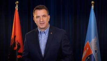 Veliaj thyen heshtjen pas transferimit në Fier: Na vini në dispozicion autorizimin e Kryeministrit të vendit