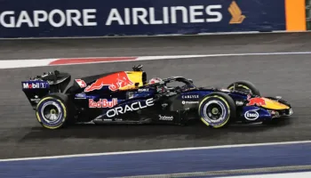 Verstappen thyen tabunë e fiton për herë të parë në Singapor, Leclerc e Antonelli në podium