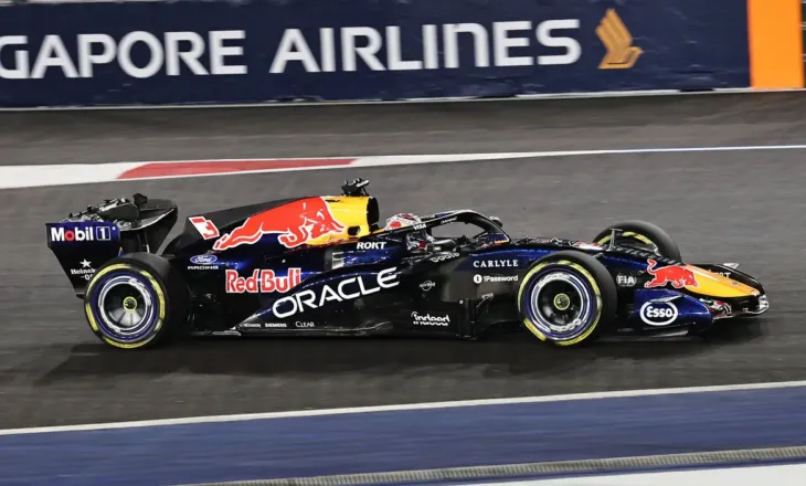 Verstappen thyen tabunë e fiton për herë të parë në Singapor, Leclerc e Antonelli në podium