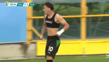 VIDEO/ Dy gola për talentin e Shqipërisë në Itali, Gabriel Kulla shënon edhe me 10 lojtarë për Sasuolon
