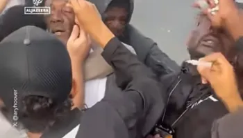 VIDEO/ Kryebashkiaku francez sulmohet me gaz lotsjellës nga policia, doli si ‘mburojë’ para studentëve që protestonin