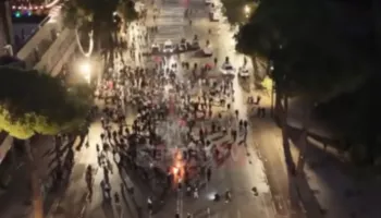 VIDEO-LAJM/ Pamjet nga lart me dron, ja pjesëmarrja në protestën e sotme para Kryeministrisë!