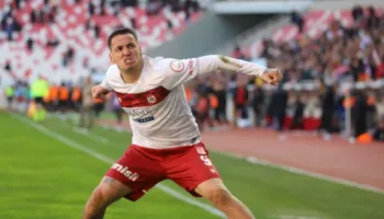 VIDEO/ Manaj shënon në Turqi, sulmuesi kuqezi feston me Sivasspor