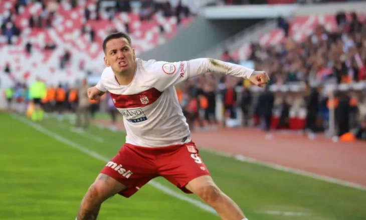 VIDEO/ Manaj shënon në Turqi, sulmuesi kuqezi feston me Sivasspor