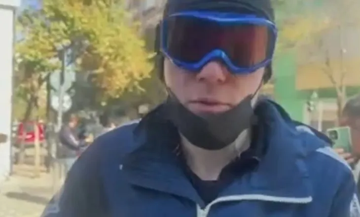 VIDEO/ “Nuk më duhet shkolla…”- Çudit i riu që proteston me studentët: E lashë gjimnazin! Për tre vjet bëj lekë dhe hap biznes…!