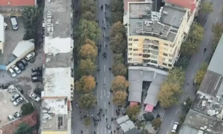 VIDEO/ Pamjet nga lart me dron, pjesëmarrje minimale në protestën te Ministria e Arsimit!
