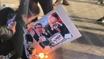 VIDEO/ Protestuesit djegin në shesh, foton e Ramës dhe Vuçiçit