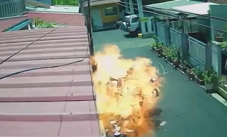 VIDEO/ Shitësit ambulant i shpërthen kutia me qofte, shpëton mrekullisht