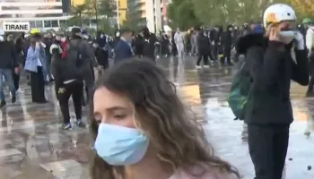 VIDEO/ Studentja: Kjo nuk është normale, nuk e meriton atë kryeministër ky vend i jonë