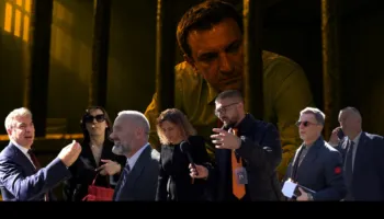 VIDEO/ Veliaj dërgohet për rehabilitim nga burgu i Durrësit në Fier… shokët e partisë e ’braktisin’