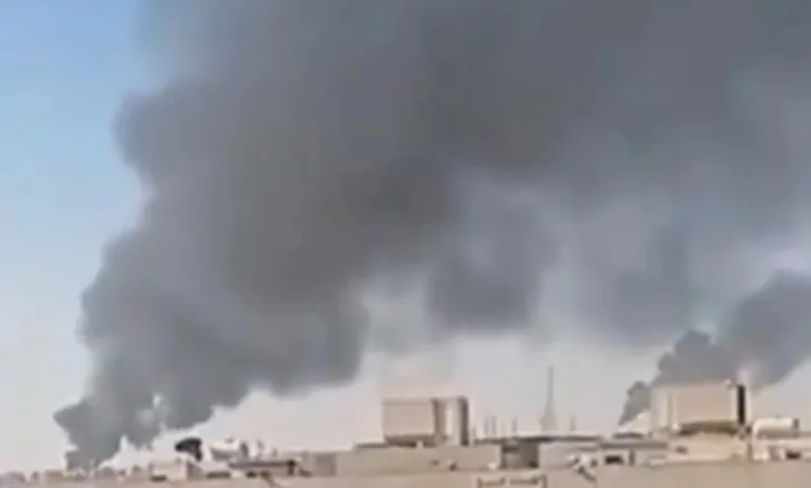 VIDEO/ Zjarr dhe re e madhe tymi në Riad, Huthët shtojnë sulmet ndaj Arabisë Saudite