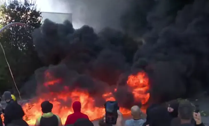 VIDEO/ Zjarret në Tiranë, deputetja Çaushi: Të djegësh vendin tënd nuk është protestë është vandalizëm