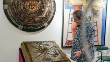 Vidhet libri më i çmuar në botë: 210 kilogramë art, ar dhe gurë të çmuar
