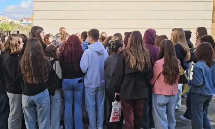 Vijon bojkoti në Universitetin e Korçës, studentët edhe sot në protestë