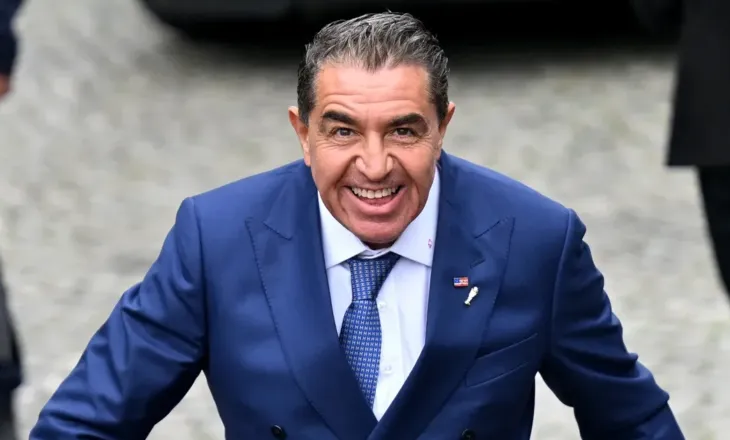 Vizitoi Shqipërinë në shtator, i dërguari i Trump akuzohet për drogim dhe sulm seksual