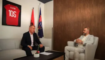 Vllaznia nuk humbet kohë dhe zyrtarizon trajnerin e ri, ja kush ulet në pankinën shkodrane
