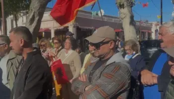 Vlonjatët dalin në protestë! Qytetarët përleshen me policinë, kërkojnë anulimin e projektit për muzeun hebraik