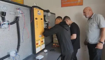 Vlora pa ujë, avari në rrjetin kryesor të furnizimit, po punohet për riparimin e defektit