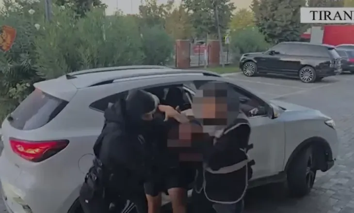 Vodhën 10 makina në Rinas dhe në Tiranë, arrestohen 3 persona